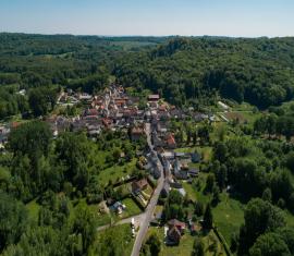 La maison bleue et le bois françon